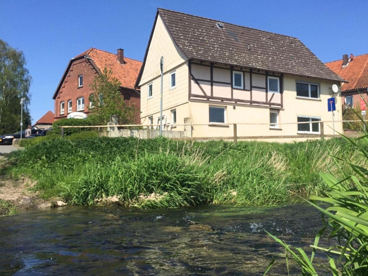 Modern Holiday Home Near River In Amelgatzen Emmerthal Quarto foto