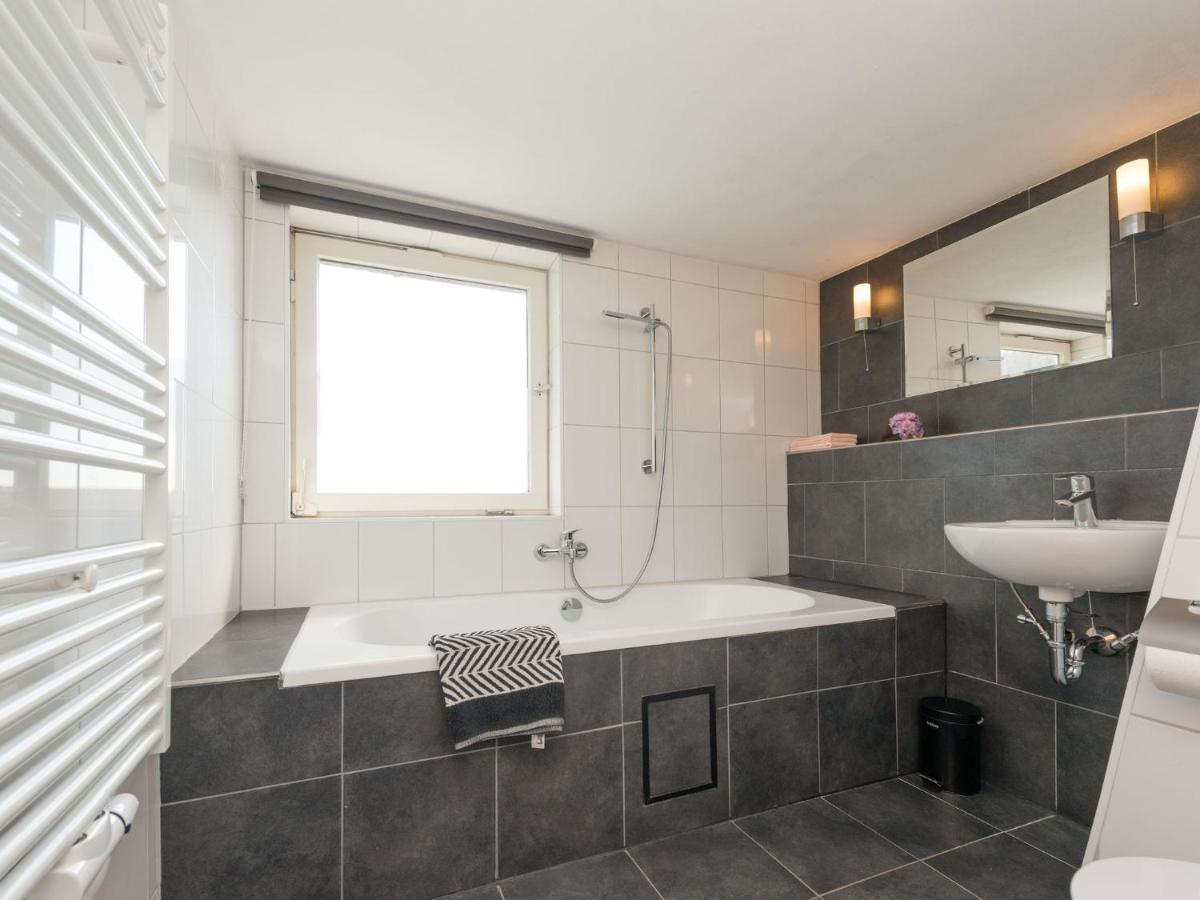 Modern Holiday Home Near River In Amelgatzen Emmerthal Quarto foto
