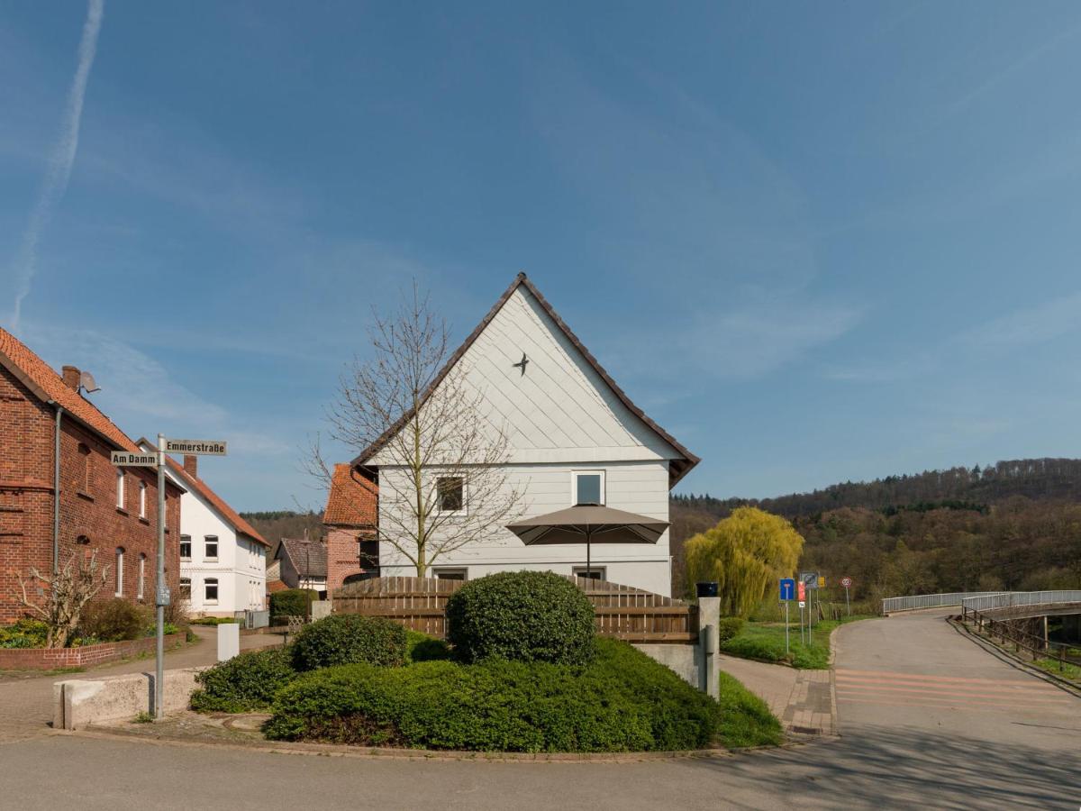 Modern Holiday Home Near River In Amelgatzen Emmerthal Quarto foto